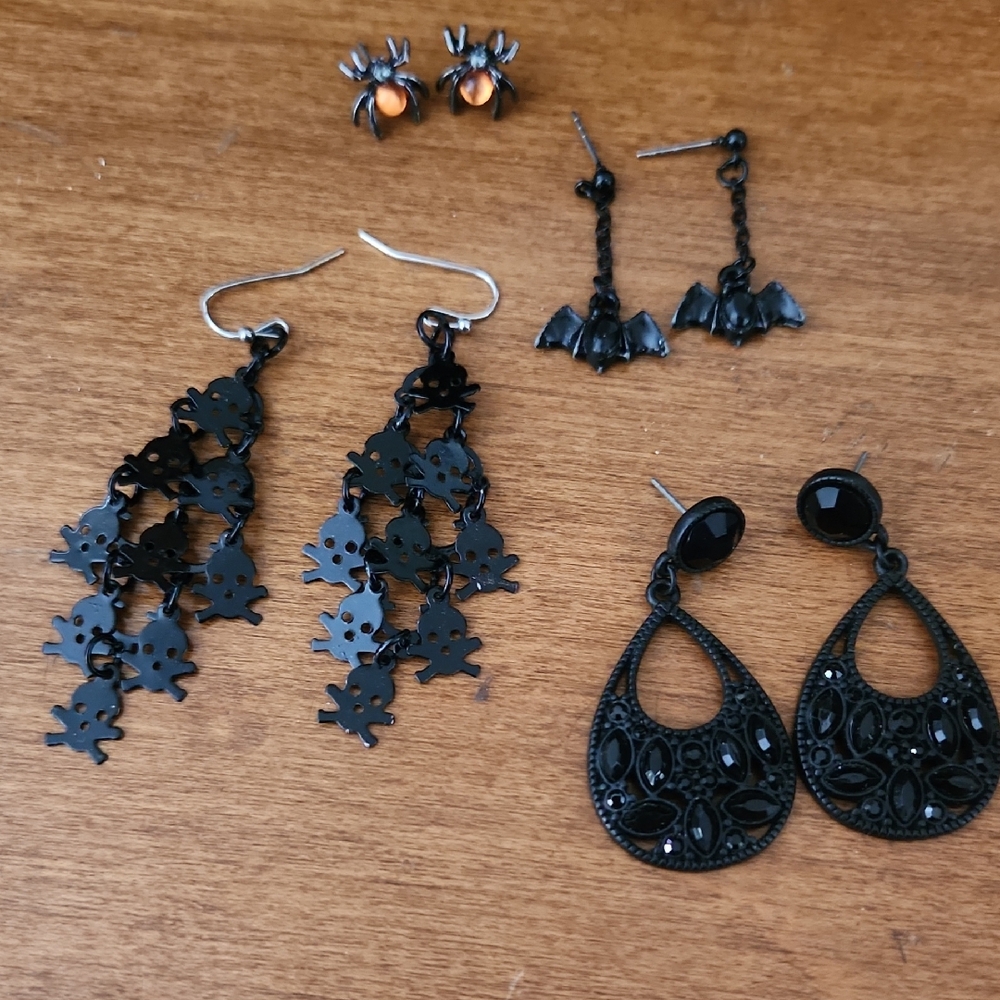 Black Skull and Bat Earring Set
